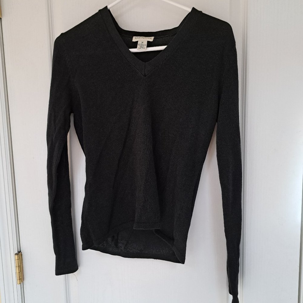 Ann Taylor Medium Silk Blend Black Sparkle Top V-neck